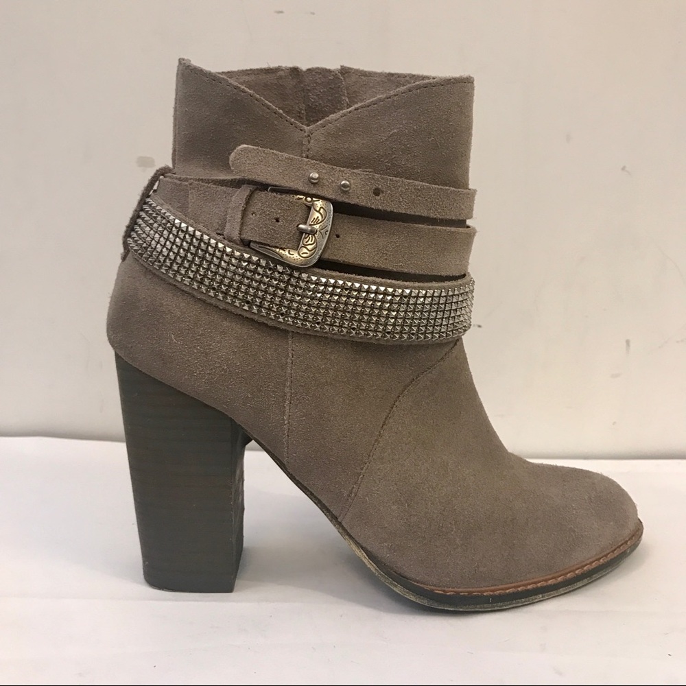 Chinese Laundry women’s size 7.5 M tan suede boots